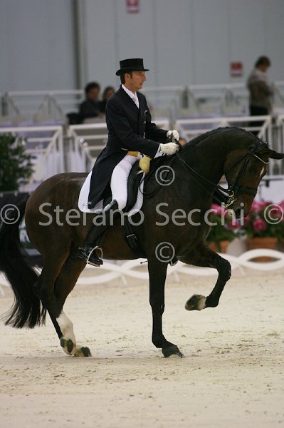 LAUGKS_MEGGLE\'S WELTTALL_MILANO_2011_SS2_2423.jpg